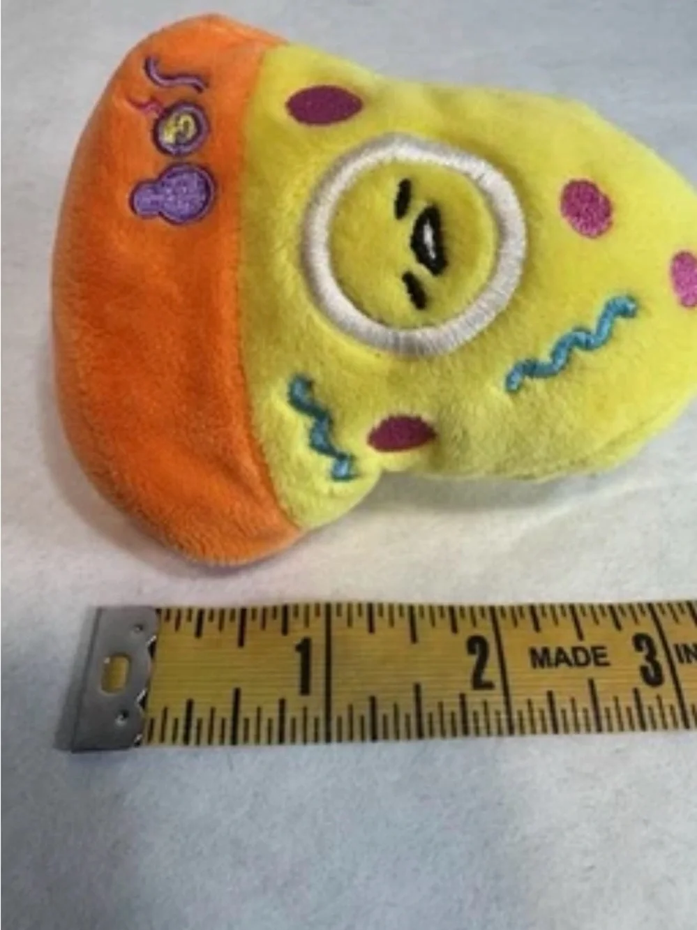 Gudetama Cutie Cuff Pizza Lazy Egg Series 2 Plush Wrist Wrap PLEASE READ